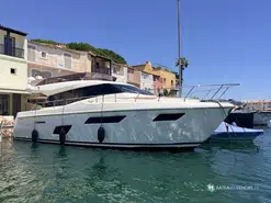 Ferretti  450