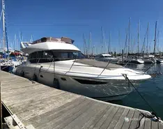 Prestige Yachts  400
