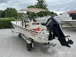 Boston Whaler  17 Montauk