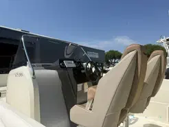 Quicksilver Activ 675 Open