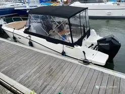 Quicksilver Activ 755 Sundeck
