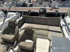 Quicksilver Activ 755 Sundeck