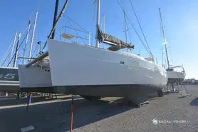 Lagoon  440