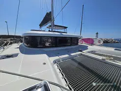 Lagoon  42