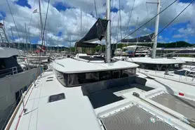 Lagoon  450 F