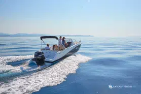 Quicksilver Activ 675 Sundeck