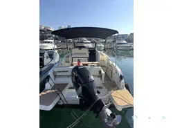 Quicksilver Activ 875 Sundeck