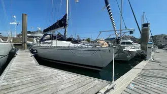 Beneteau First 325