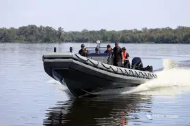 Iron Boats GALAXY TRIDENT T12