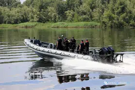 Iron Boats GALAXY TRIDENT T12