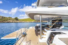 Lagoon  60
