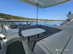 Lagoon  420