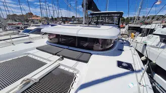 Lagoon  42