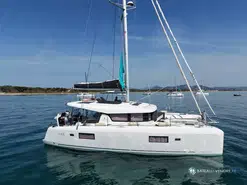 Lagoon  42