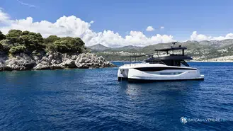 Prestige Yachts M7