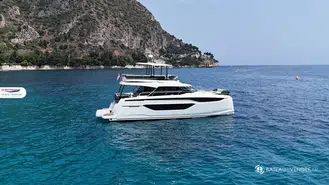 Prestige Yachts M48