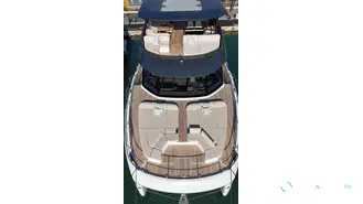 Prestige Yachts M7
