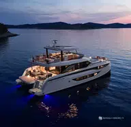 Prestige Yachts M8