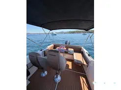 Quicksilver Activ 755 Sundeck