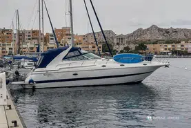 Cruisers Yachts  4270 Esprit