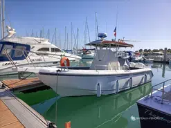 Boston Whaler  26 Outrage