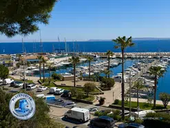 Place de port 12m par 3.75m Le Lavandou