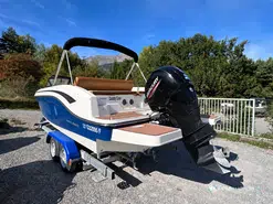 Bayliner DX 2000