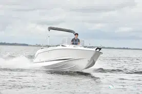 B2 Marine Cap Ferret 652