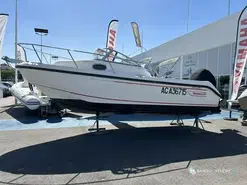 Boston Whaler  21 Conquest