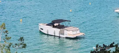 De Antonio Yachts D33 Cruiser