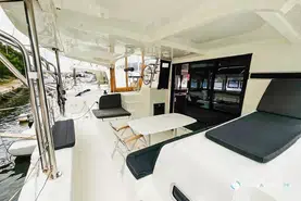 Lagoon  42