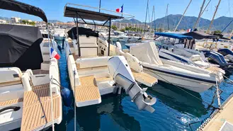 Quicksilver Activ 875 Sundeck