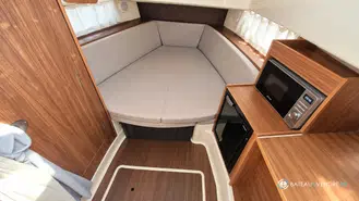 Quicksilver Activ 875 Sundeck