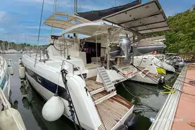 Lagoon  42