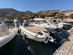 Quicksilver Activ 755 Sundeck