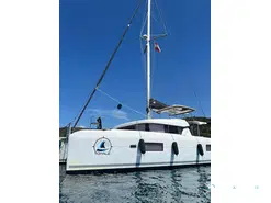 Lagoon  42