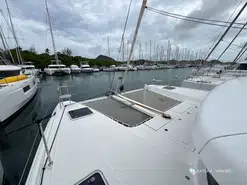 Lagoon  42
