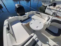 Bayliner E6