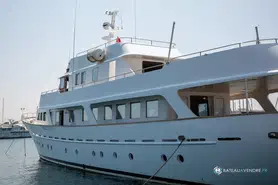 Benetti  33