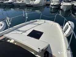 Quicksilver Activ 875 Sundeck