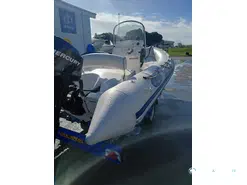 Bombard Explorer 550 SB