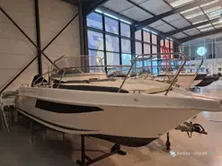 B2 Marine Cap Ferret 702 Sun Deck