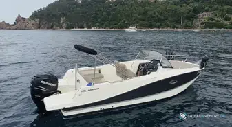 Quicksilver Activ 755 Sundeck