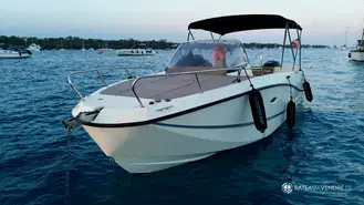 Quicksilver Activ 755 Sundeck