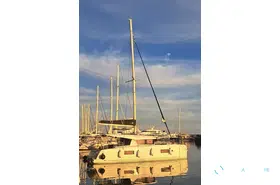 Lagoon  42
