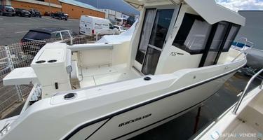 Quicksilver Activ 705 Pilothouse