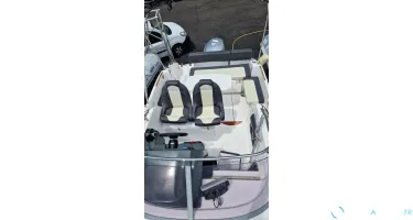 B2 Marine Cap Ferret 752 Day Cruiser