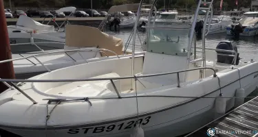 Sessa Marine Key Largo 20