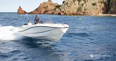 Quicksilver Activ 755 Open