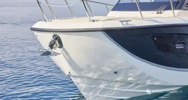 Quicksilver Activ 875 Sundeck